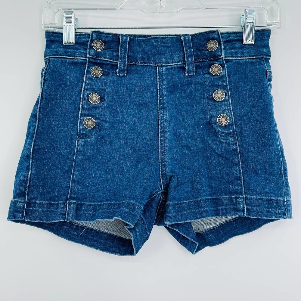 American Eagle hi-rise shortie button front